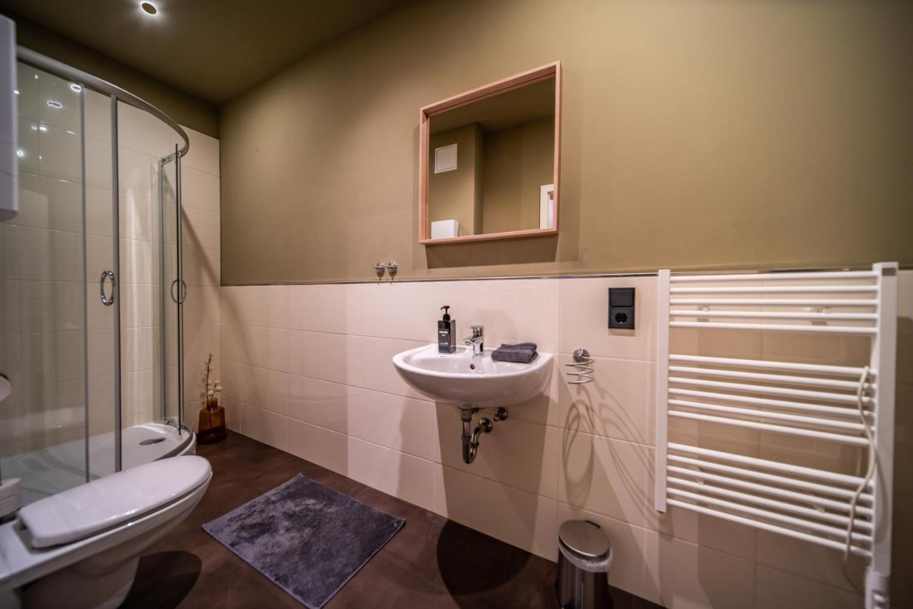 Llr Design Apartment - Emerald Green Im Zentrum Von Koblenz Koblenz  Eksteriør bilde