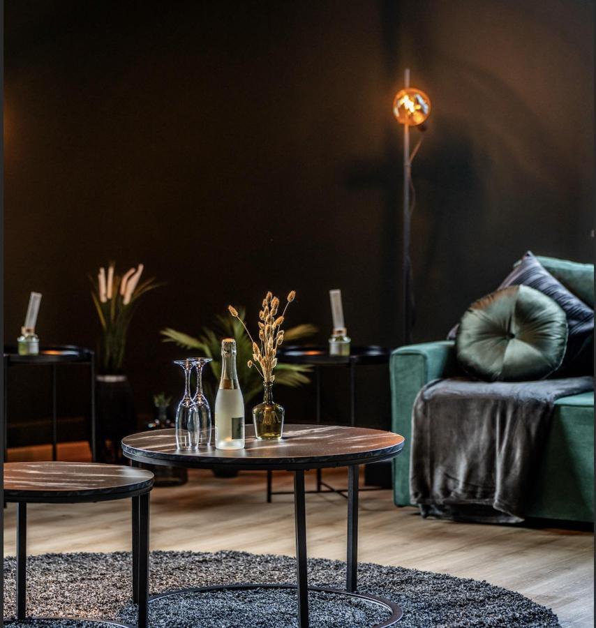 Llr Design Apartment - Emerald Green Im Zentrum Von Koblenz Koblenz  Eksteriør bilde